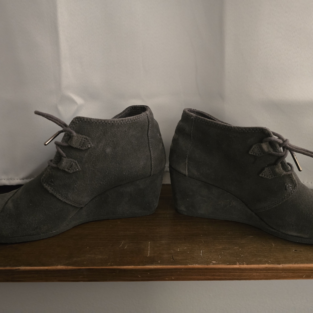 Toms Black Suede Wedge Shoes - Picture 2 of 5